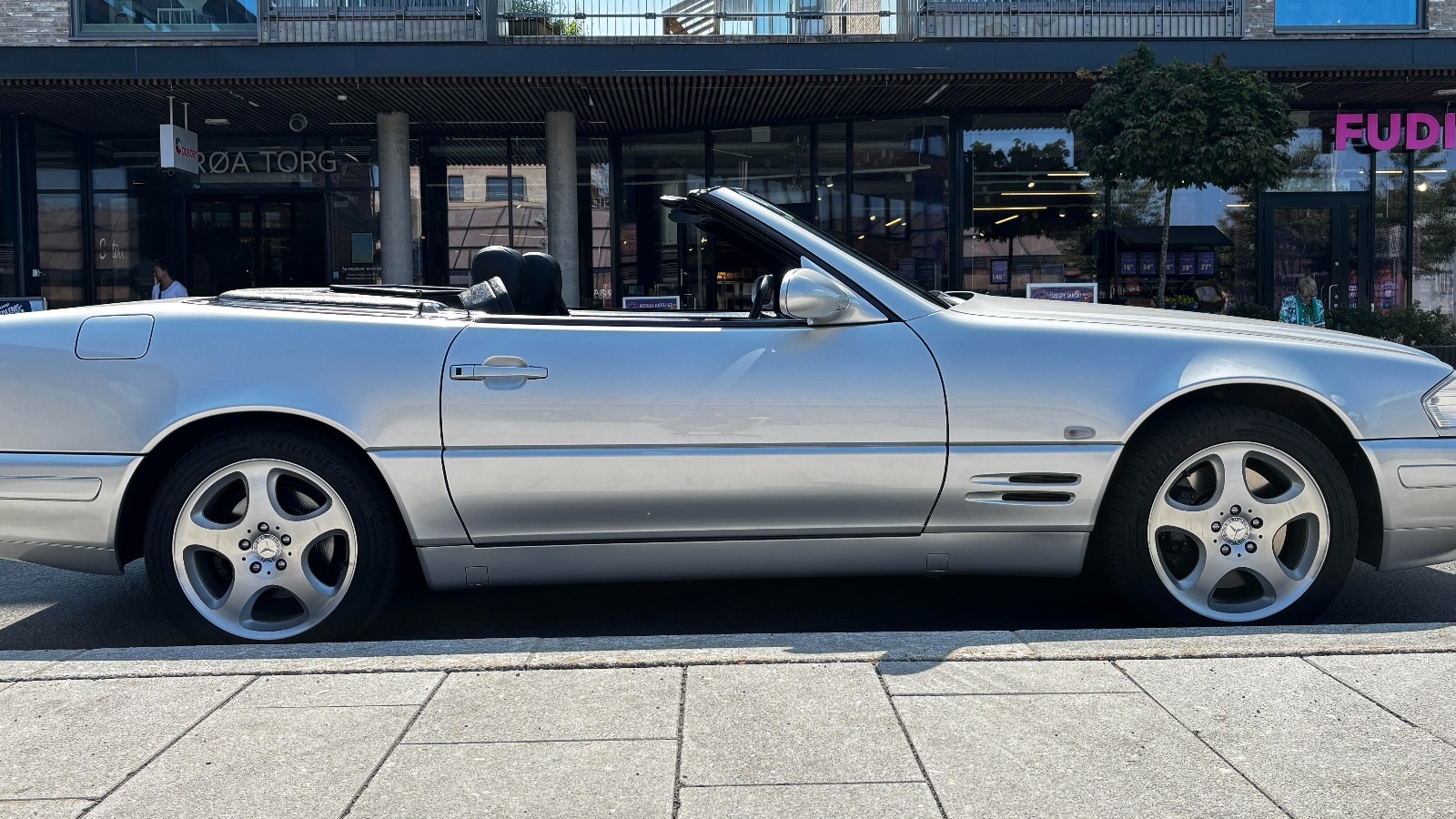 1998 Mercedes-Benz SL320 